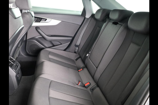 Audi A4 Limousine 35 TFSI Launch edition Business 150pk | Navigatie | Virtual Cockpit | Led koplampen | Navigatie | Sportstoelen Audi A4 Limousine 35 TFSI Launch edition Business 150pk | Navigatie | Virtual Cockpit | Led koplampen | Navigatie | Sportstoelen