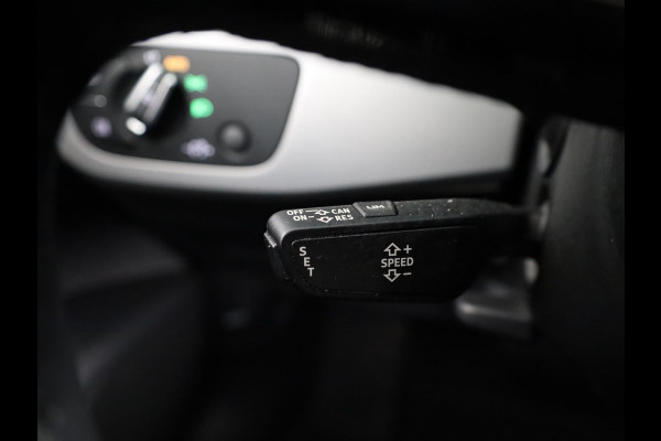 Audi A4 Limousine 35 TFSI Launch edition Business 150pk | Navigatie | Virtual Cockpit | Led koplampen | Navigatie | Sportstoelen Audi A4 Limousine 35 TFSI Launch edition Business 150pk | Navigatie | Virtual Cockpit | Led koplampen | Navigatie | Sportstoelen