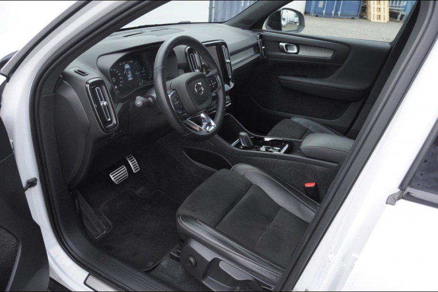 Volvo XC40 T4 211PK Automaat Recharge R-Design / Cruise control / leder met alcantara / elektrische achterklep / keyless entry / Apple carplay / Parkeersensoren met camera / getinte ramen /