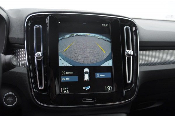 Volvo XC40 T4 211PK Automaat Recharge R-Design / Cruise control / leder met alcantara / elektrische achterklep / keyless entry / Apple carplay / Parkeersensoren met camera / getinte ramen /