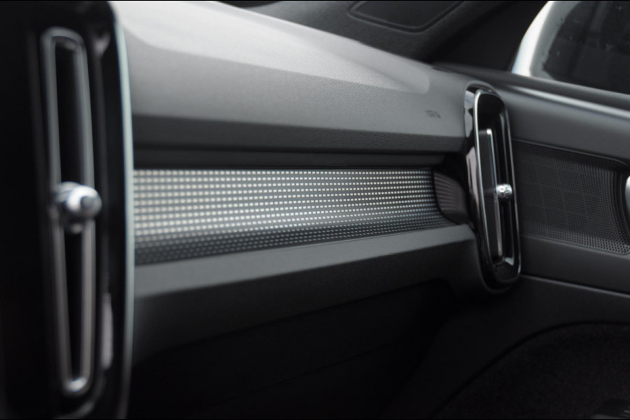 Volvo XC40 T4 211PK Automaat Recharge R-Design / Cruise control / leder met alcantara / elektrische achterklep / keyless entry / Apple carplay / Parkeersensoren met camera / getinte ramen /
