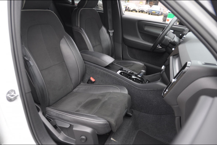 Volvo XC40 T4 211PK Automaat Recharge R-Design / Cruise control / leder met alcantara / elektrische achterklep / keyless entry / Apple carplay / Parkeersensoren met camera / getinte ramen /