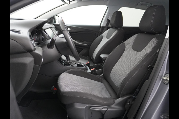Opel Grandland X T131PK AUT-8 Navi Pdc Trekhaak Apple Carplay Android Auto Airco 120 Jaar Edition Regen-Lichtsensor DAB Lmv 17" Led Privacy Glas Origineel Nederlandse Auto Euro 6