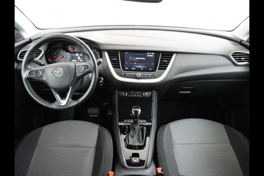 Opel Grandland X T131PK AUT-8 Navi Pdc Trekhaak Apple Carplay Android Auto Airco 120 Jaar Edition Regen-Lichtsensor DAB Lmv 17" Led Privacy Glas Origineel Nederlandse Auto Euro 6