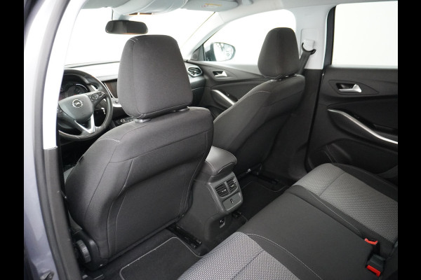 Opel Grandland X T131PK AUT-8 Navi Pdc Trekhaak Apple Carplay Android Auto Airco 120 Jaar Edition Regen-Lichtsensor DAB Lmv 17" Led Privacy Glas Origineel Nederlandse Auto Euro 6