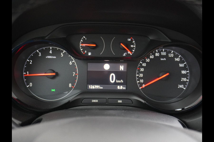 Opel Grandland X T131PK AUT-8 Navi Pdc Trekhaak Apple Carplay Android Auto Airco 120 Jaar Edition Regen-Lichtsensor DAB Lmv 17" Led Privacy Glas Origineel Nederlandse Auto Euro 6