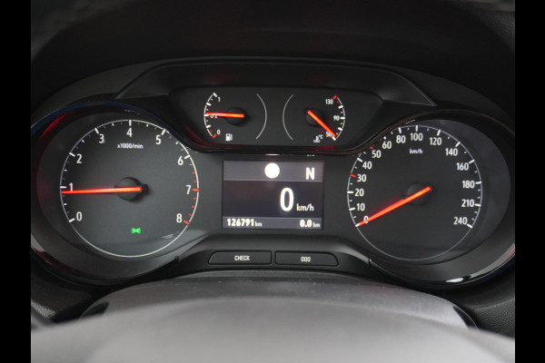 Opel Grandland X T131PK AUT-8 Navi Pdc Trekhaak Apple Carplay Android Auto Airco 120 Jaar Edition Regen-Lichtsensor DAB Lmv 17" Led Privacy Glas Origineel Nederlandse Auto Euro 6