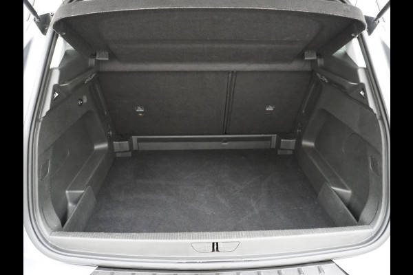 Opel Grandland X T131PK AUT-8 Navi Pdc Trekhaak Apple Carplay Android Auto Airco 120 Jaar Edition Regen-Lichtsensor DAB Lmv 17" Led Privacy Glas Origineel Nederlandse Auto Euro 6