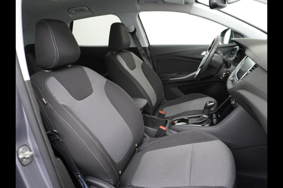 Opel Grandland X T131PK AUT-8 Navi Pdc Trekhaak Apple Carplay Android Auto Airco 120 Jaar Edition Regen-Lichtsensor DAB Lmv 17" Led Privacy Glas Origineel Nederlandse Auto Euro 6