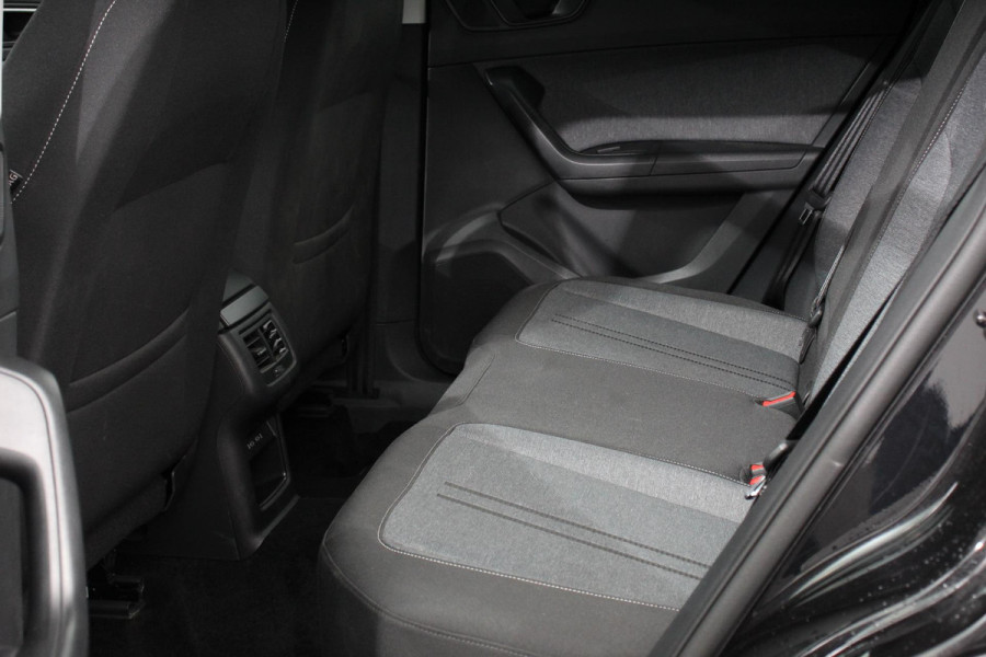 Seat Ateca 1.5 TSI DSG Style Nieuw type Demo! | Climate Control Parkeer sensoren Cruise control DAB Led Lichtmetalen Velgen