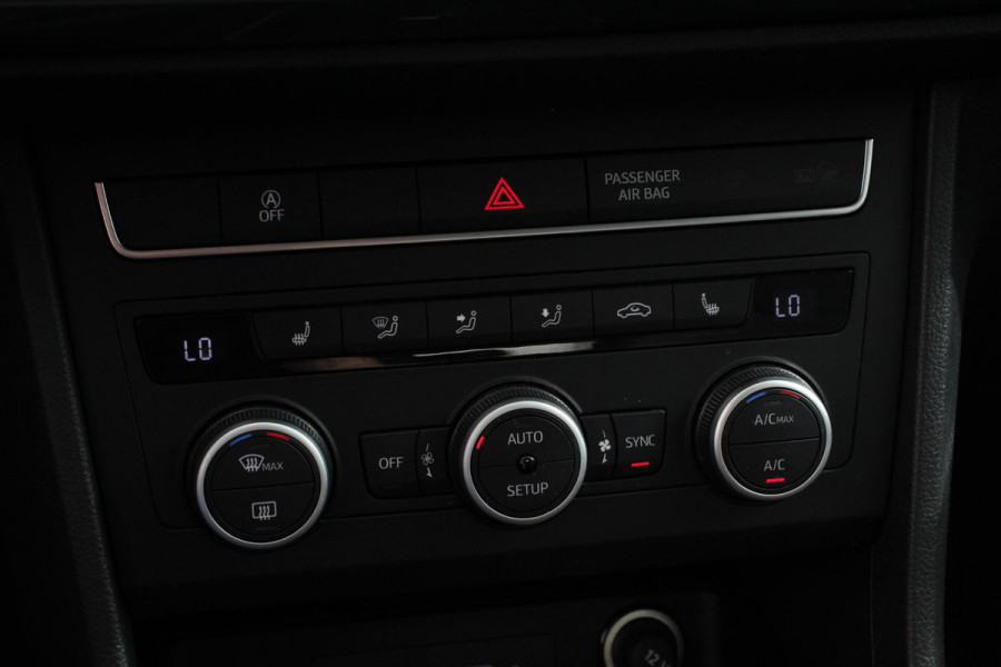 Seat Ateca 1.5 TSI DSG Style Nieuw type Demo! | Climate Control Parkeer sensoren Cruise control DAB Led Lichtmetalen Velgen