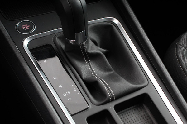 Seat Ateca 1.5 TSI DSG Style Nieuw type Demo! | Climate Control Parkeer sensoren Cruise control DAB Led Lichtmetalen Velgen