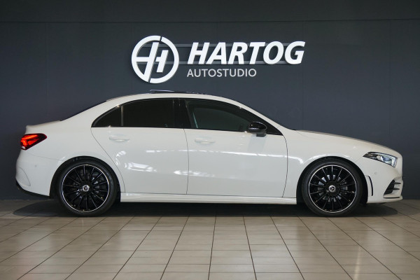 Mercedes-Benz A-Klasse 180 AMG Line + SCHUIFDAK / CAMERA / NIGHTPAKKET / WIDESCREEN / CARPLAY