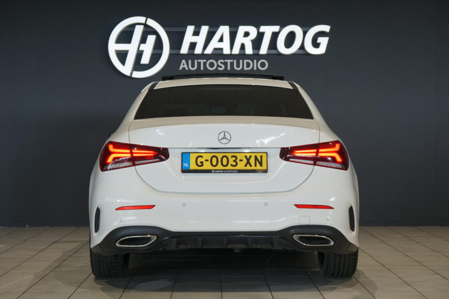 Mercedes-Benz A-Klasse 180 AMG Line + SCHUIFDAK / CAMERA / NIGHTPAKKET / WIDESCREEN / CARPLAY
