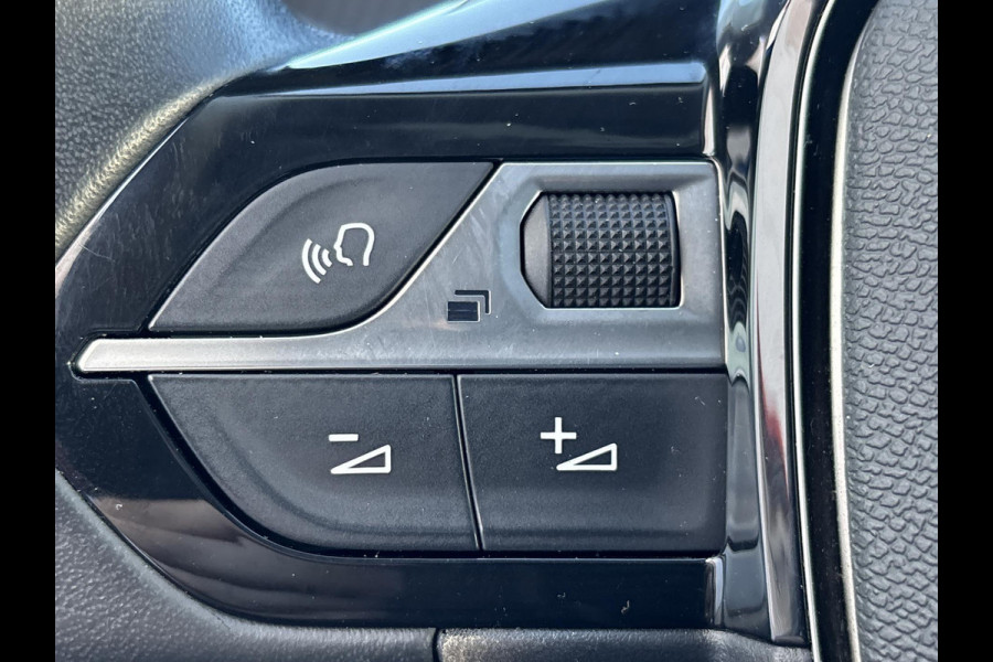 Peugeot 2008 1.2 PureTech Blue Lease Allure