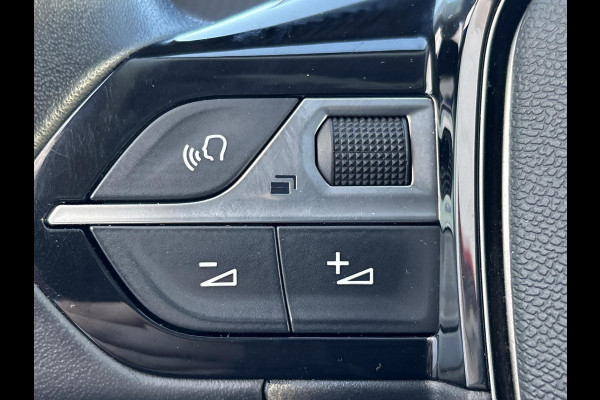 Peugeot 2008 1.2 PureTech Blue Lease Allure