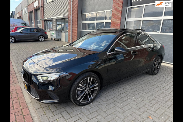 Mercedes-Benz A250e Limo Widescreen LED Pano Sfeer Carplay