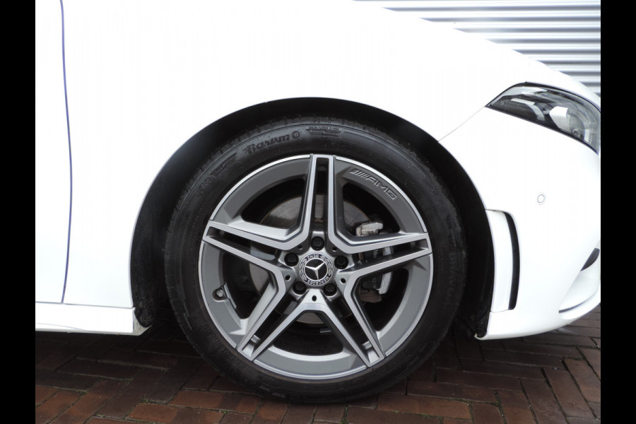 Mercedes-Benz A-Klasse 180 Business Solution AMG Upgrade auto is nieuw zeer mooi