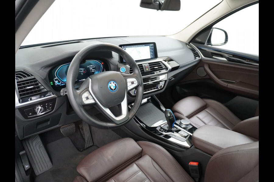 BMW iX3 High Executive 80kWh Leer+Elektr.-verst. Adap.Cruise Apple Carplay Android Auto Navi Ecc 360°Camera Panoramaschuifdak Harman&Kar Stoelverwarming Parkeer+Achteruitrij assistent Led Origineel Nederlandse Auto Zeer compleet! €73.000 nieuw!