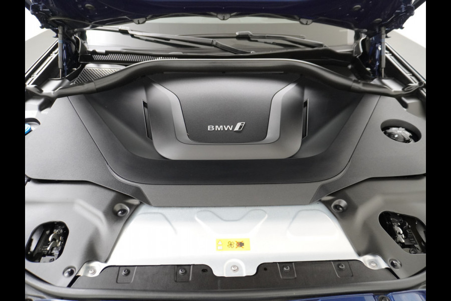 BMW iX3 High Executive 80kWh Leer+Elektr.-verst. Adap.Cruise Apple Carplay Android Auto Navi Ecc 360°Camera Panoramaschuifdak Harman&Kar Stoelverwarming Parkeer+Achteruitrij assistent Led Origineel Nederlandse Auto Zeer compleet! €73.000 nieuw!