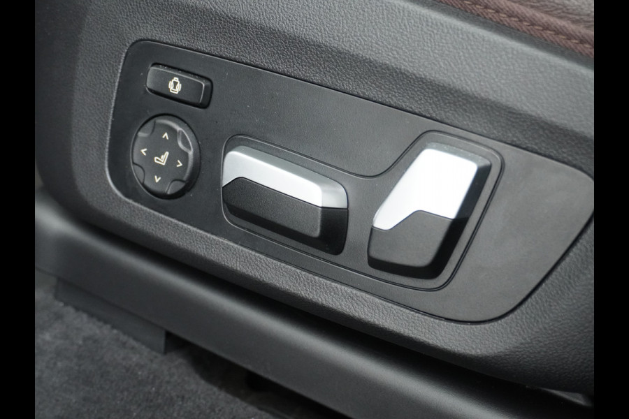 BMW iX3 High Executive 80kWh Leer+Elektr.-verst. Adap.Cruise Apple Carplay Android Auto Navi Ecc 360°Camera Panoramaschuifdak Harman&Kar Stoelverwarming Parkeer+Achteruitrij assistent Led Origineel Nederlandse Auto Zeer compleet! €73.000 nieuw!