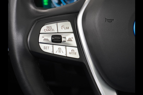 BMW iX3 High Executive 80kWh Leer+Elektr.-verst. Adap.Cruise Apple Carplay Android Auto Navi Ecc 360°Camera Panoramaschuifdak Harman&Kar Stoelverwarming Parkeer+Achteruitrij assistent Led Origineel Nederlandse Auto Zeer compleet! €73.000 nieuw!