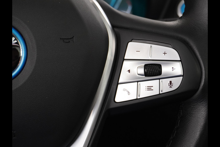 BMW iX3 High Executive 80kWh Leer+Elektr.-verst. Adap.Cruise Apple Carplay Android Auto Navi Ecc 360°Camera Panoramaschuifdak Harman&Kar Stoelverwarming Parkeer+Achteruitrij assistent Led Origineel Nederlandse Auto Zeer compleet! €73.000 nieuw!