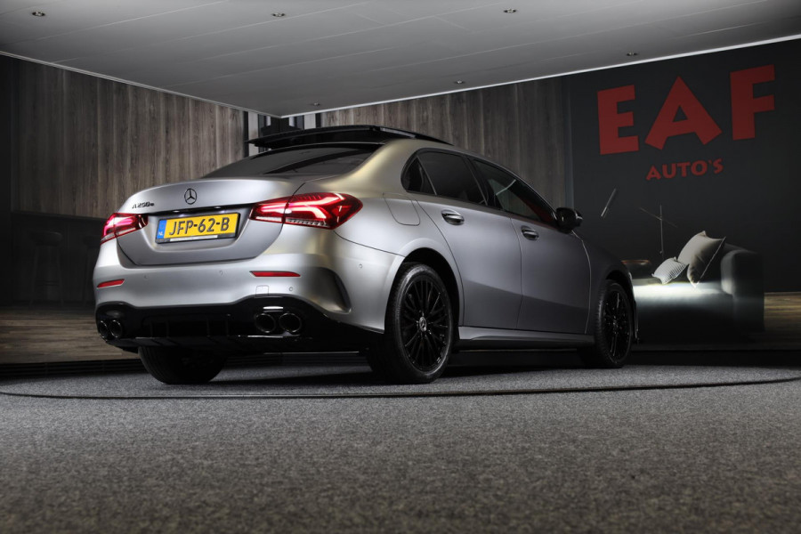 Mercedes-Benz A-Klasse 250 e AMG 45 Look / Acc / Memory / Lane Assist / Digital Cockpit / Sfeerverlichting / Camera / Pano / 18 In Mercedes-Benz A-Klasse 250 e AMG 45 Look / Acc / Memory / Lane Assist / Digital Cockpit / Sfeerverlichting / Camera / Pano / 18 In