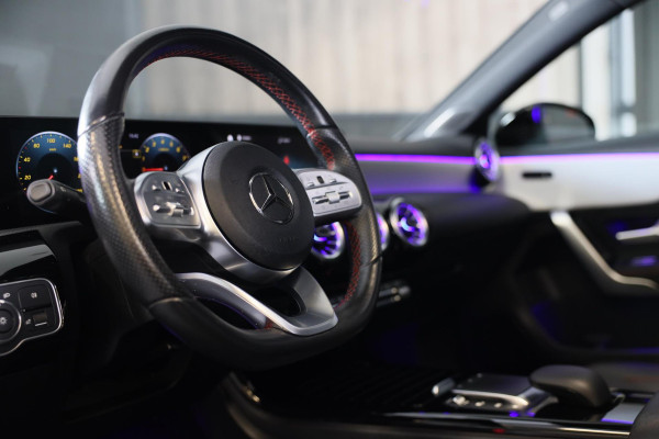 Mercedes-Benz A-Klasse 250 e AMG 45 Look / Acc / Memory / Lane Assist / Digital Cockpit / Sfeerverlichting / Camera / Pano / 18 In Mercedes-Benz A-Klasse 250 e AMG 45 Look / Acc / Memory / Lane Assist / Digital Cockpit / Sfeerverlichting / Camera / Pano / 18 In
