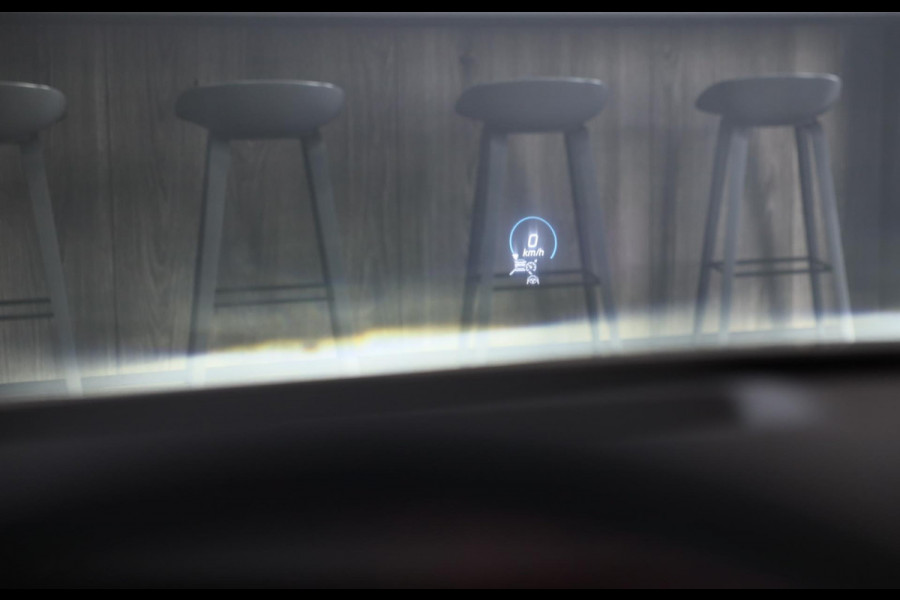 Mercedes-Benz A-Klasse 250 e AMG 45 Look / Acc / Memory / Lane Assist / Digital Cockpit / Sfeerverlichting / Camera / Pano / 18 In Mercedes-Benz A-Klasse 250 e AMG 45 Look / Acc / Memory / Lane Assist / Digital Cockpit / Sfeerverlichting / Camera / Pano / 18 In