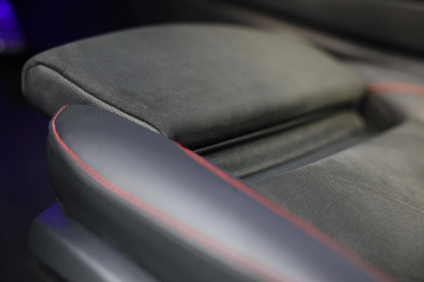 Mercedes-Benz A-Klasse 250 e AMG 45 Look / Acc / Memory / Lane Assist / Digital Cockpit / Sfeerverlichting / Camera / Pano / 18 In Mercedes-Benz A-Klasse 250 e AMG 45 Look / Acc / Memory / Lane Assist / Digital Cockpit / Sfeerverlichting / Camera / Pano / 18 In