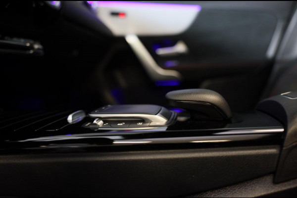 Mercedes-Benz A-Klasse 250 e AMG 45 Look / Acc / Memory / Lane Assist / Digital Cockpit / Sfeerverlichting / Camera / Pano / 18 In Mercedes-Benz A-Klasse 250 e AMG 45 Look / Acc / Memory / Lane Assist / Digital Cockpit / Sfeerverlichting / Camera / Pano / 18 In