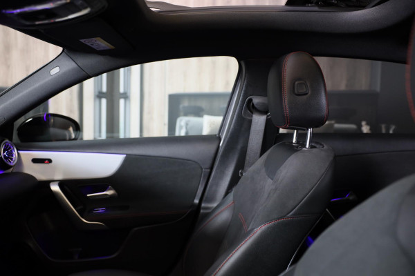 Mercedes-Benz A-Klasse 250 e AMG 45 Look / Acc / Memory / Lane Assist / Digital Cockpit / Sfeerverlichting / Camera / Pano / 18 In Mercedes-Benz A-Klasse 250 e AMG 45 Look / Acc / Memory / Lane Assist / Digital Cockpit / Sfeerverlichting / Camera / Pano / 18 In