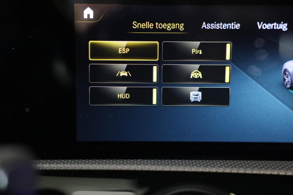 Mercedes-Benz A-Klasse 250 e AMG 45 Look / Acc / Memory / Lane Assist / Digital Cockpit / Sfeerverlichting / Camera / Pano / 18 In Mercedes-Benz A-Klasse 250 e AMG 45 Look / Acc / Memory / Lane Assist / Digital Cockpit / Sfeerverlichting / Camera / Pano / 18 In