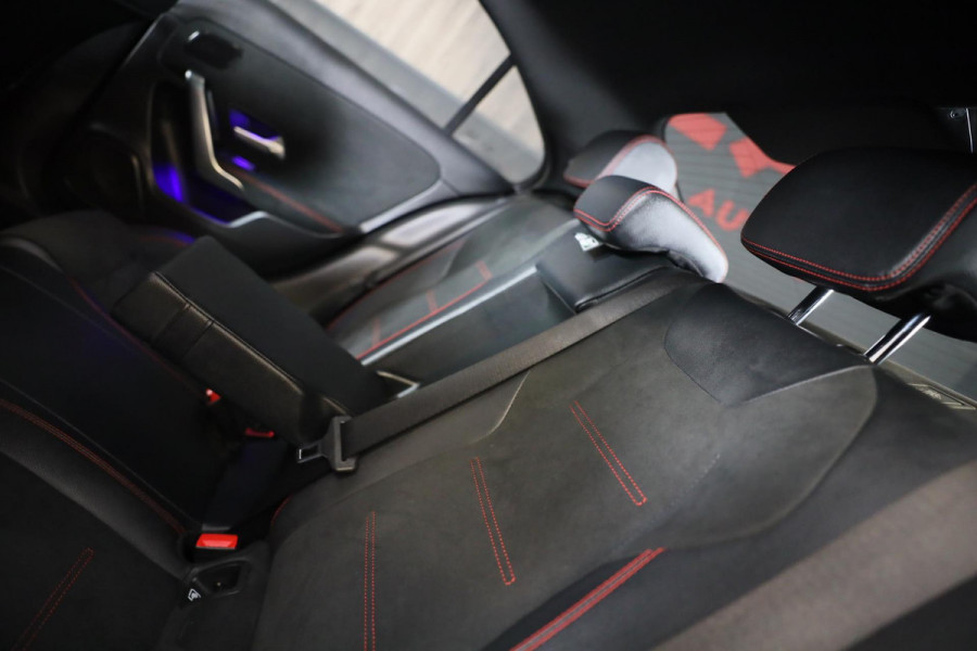 Mercedes-Benz A-Klasse 250 e AMG 45 Look / Acc / Memory / Lane Assist / Digital Cockpit / Sfeerverlichting / Camera / Pano / 18 In Mercedes-Benz A-Klasse 250 e AMG 45 Look / Acc / Memory / Lane Assist / Digital Cockpit / Sfeerverlichting / Camera / Pano / 18 In