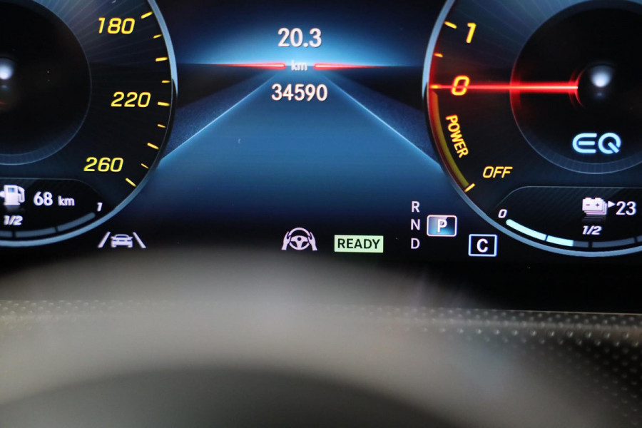 Mercedes-Benz A-Klasse 250 e AMG 45 Look / Acc / Memory / Lane Assist / Digital Cockpit / Sfeerverlichting / Camera / Pano / 18 In Mercedes-Benz A-Klasse 250 e AMG 45 Look / Acc / Memory / Lane Assist / Digital Cockpit / Sfeerverlichting / Camera / Pano / 18 In