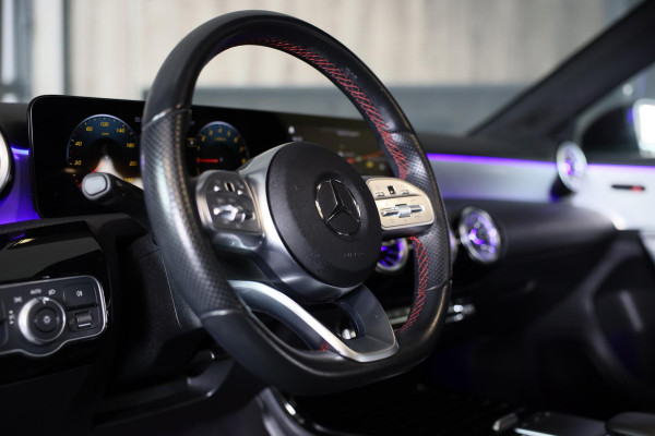 Mercedes-Benz A-Klasse 250 e AMG 45 Look / Acc / Memory / Lane Assist / Digital Cockpit / Sfeerverlichting / Camera / Pano / 18 In Mercedes-Benz A-Klasse 250 e AMG 45 Look / Acc / Memory / Lane Assist / Digital Cockpit / Sfeerverlichting / Camera / Pano / 18 In