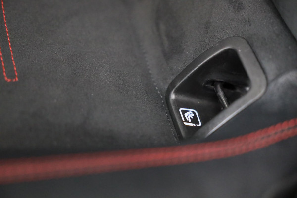 Mercedes-Benz A-Klasse 250 e AMG 45 Look / Acc / Memory / Lane Assist / Digital Cockpit / Sfeerverlichting / Camera / Pano / 18 In Mercedes-Benz A-Klasse 250 e AMG 45 Look / Acc / Memory / Lane Assist / Digital Cockpit / Sfeerverlichting / Camera / Pano / 18 In