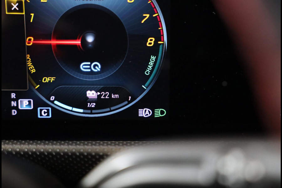 Mercedes-Benz A-Klasse 250 e AMG 45 Look / Acc / Memory / Lane Assist / Digital Cockpit / Sfeerverlichting / Camera / Pano / 18 In Mercedes-Benz A-Klasse 250 e AMG 45 Look / Acc / Memory / Lane Assist / Digital Cockpit / Sfeerverlichting / Camera / Pano / 18 In