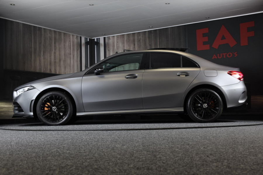 Mercedes-Benz A-Klasse 250 e AMG 45 Look / Acc / Memory / Lane Assist / Digital Cockpit / Sfeerverlichting / Camera / Pano / 18 In Mercedes-Benz A-Klasse 250 e AMG 45 Look / Acc / Memory / Lane Assist / Digital Cockpit / Sfeerverlichting / Camera / Pano / 18 In