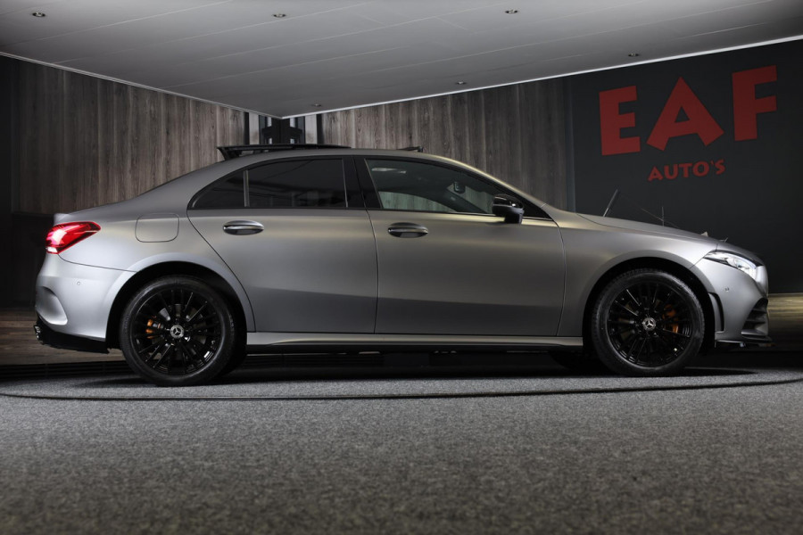 Mercedes-Benz A-Klasse 250 e AMG 45 Look / Acc / Memory / Lane Assist / Digital Cockpit / Sfeerverlichting / Camera / Pano / 18 In Mercedes-Benz A-Klasse 250 e AMG 45 Look / Acc / Memory / Lane Assist / Digital Cockpit / Sfeerverlichting / Camera / Pano / 18 In