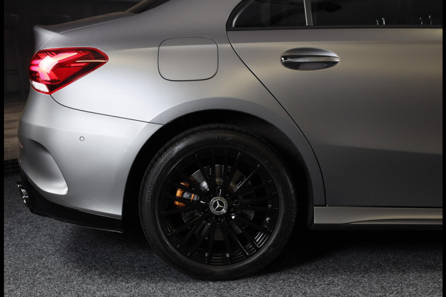 Mercedes-Benz A-Klasse 250 e AMG 45 Look / Acc / Memory / Lane Assist / Digital Cockpit / Sfeerverlichting / Camera / Pano / 18 In Mercedes-Benz A-Klasse 250 e AMG 45 Look / Acc / Memory / Lane Assist / Digital Cockpit / Sfeerverlichting / Camera / Pano / 18 In