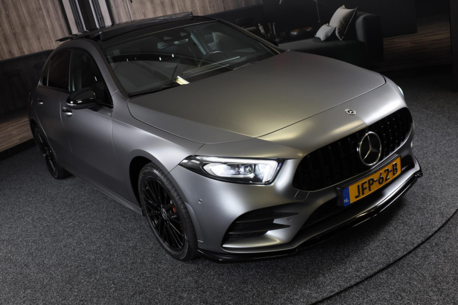 Mercedes-Benz A-Klasse 250 e AMG 45 Look / Acc / Memory / Lane Assist / Digital Cockpit / Sfeerverlichting / Camera / Pano / 18 In Mercedes-Benz A-Klasse 250 e AMG 45 Look / Acc / Memory / Lane Assist / Digital Cockpit / Sfeerverlichting / Camera / Pano / 18 In