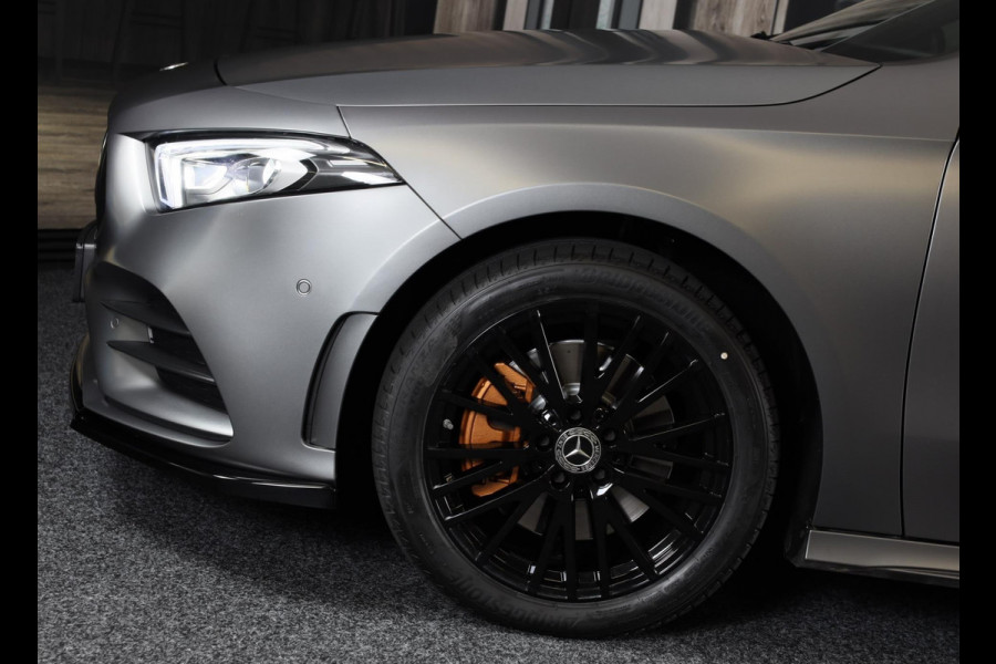 Mercedes-Benz A-Klasse 250 e AMG 45 Look / Acc / Memory / Lane Assist / Digital Cockpit / Sfeerverlichting / Camera / Pano / 18 In Mercedes-Benz A-Klasse 250 e AMG 45 Look / Acc / Memory / Lane Assist / Digital Cockpit / Sfeerverlichting / Camera / Pano / 18 In