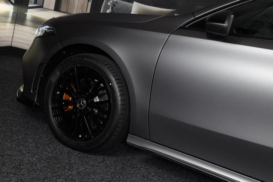 Mercedes-Benz A-Klasse 250 e AMG 45 Look / Acc / Memory / Lane Assist / Digital Cockpit / Sfeerverlichting / Camera / Pano / 18 In Mercedes-Benz A-Klasse 250 e AMG 45 Look / Acc / Memory / Lane Assist / Digital Cockpit / Sfeerverlichting / Camera / Pano / 18 In