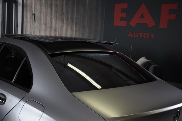 Mercedes-Benz A-Klasse 250 e AMG 45 Look / Acc / Memory / Lane Assist / Digital Cockpit / Sfeerverlichting / Camera / Pano / 18 In Mercedes-Benz A-Klasse 250 e AMG 45 Look / Acc / Memory / Lane Assist / Digital Cockpit / Sfeerverlichting / Camera / Pano / 18 In