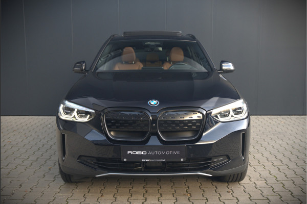 BMW iX3 High Executive 80 kWh | Panoramadak | Keyless | Stoelverwarming | Harman Kardon | Memory Seat | Head-Up Display | 360 Camera | Adaptief Onderstel | Trekhaak | Adaptive LED | Elektrische Stoelen | Apple Carplay | N BMW iX3 High Executive 80 kWh | Panoramadak | Keyless | Stoelverwarming | Harman Kardon | Memory Seat | Head-Up Display | 360 Camera | Adaptief Onderstel | Trekhaak | Adaptive LED | Elektrische Stoelen | Apple Carplay | N
