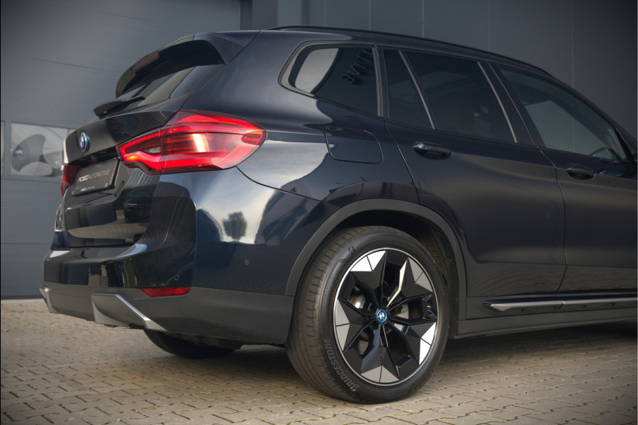 BMW iX3 High Executive 80 kWh | Panoramadak | Keyless | Stoelverwarming | Harman Kardon | Memory Seat | Head-Up Display | 360 Camera | Adaptief Onderstel | Trekhaak | Adaptive LED | Elektrische Stoelen | Apple Carplay | N BMW iX3 High Executive 80 kWh | Panoramadak | Keyless | Stoelverwarming | Harman Kardon | Memory Seat | Head-Up Display | 360 Camera | Adaptief Onderstel | Trekhaak | Adaptive LED | Elektrische Stoelen | Apple Carplay | N