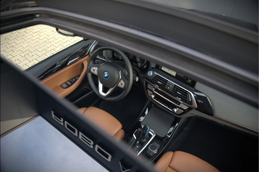 BMW iX3 High Executive 80 kWh | Panoramadak | Keyless | Stoelverwarming | Harman Kardon | Memory Seat | Head-Up Display | 360 Camera | Adaptief Onderstel | Trekhaak | Adaptive LED | Elektrische Stoelen | Apple Carplay | N BMW iX3 High Executive 80 kWh | Panoramadak | Keyless | Stoelverwarming | Harman Kardon | Memory Seat | Head-Up Display | 360 Camera | Adaptief Onderstel | Trekhaak | Adaptive LED | Elektrische Stoelen | Apple Carplay | N