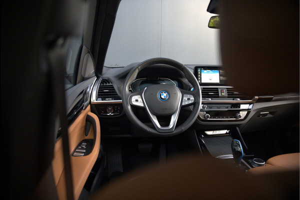BMW iX3 High Executive 80 kWh | Panoramadak | Keyless | Stoelverwarming | Harman Kardon | Memory Seat | Head-Up Display | 360 Camera | Adaptief Onderstel | Trekhaak | Adaptive LED | Elektrische Stoelen | Apple Carplay | N BMW iX3 High Executive 80 kWh | Panoramadak | Keyless | Stoelverwarming | Harman Kardon | Memory Seat | Head-Up Display | 360 Camera | Adaptief Onderstel | Trekhaak | Adaptive LED | Elektrische Stoelen | Apple Carplay | N